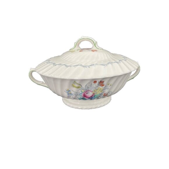 Royal Doulton The Chelsea Rose Bone China Covered Casserole England H4801 - Picture 1 of 7